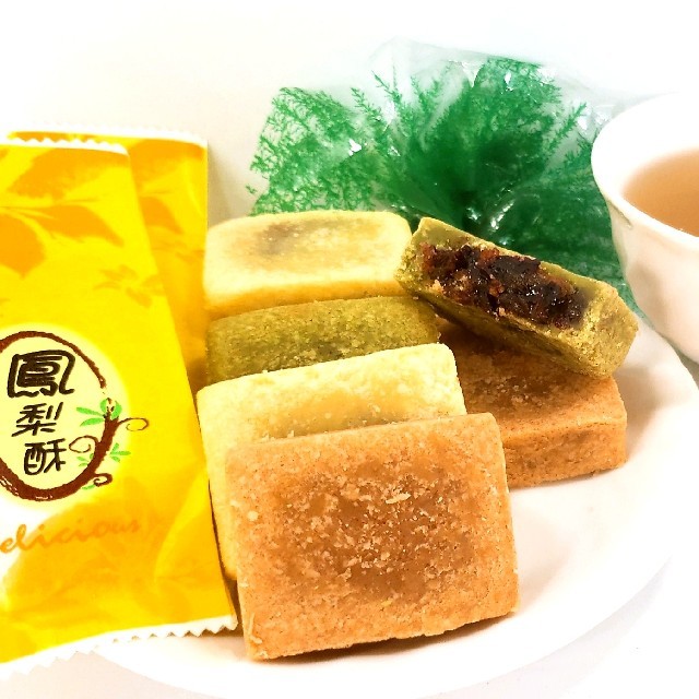 ちまき、ヌガー、パイナップルケーキ合わせのセット 食品/飲料/酒の食品(菓子/デザート)の商品写真