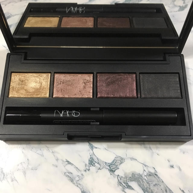 NARS(ナーズ)のNARS デッドオブサマー コスメ/美容のベースメイク/化粧品(アイシャドウ)の商品写真