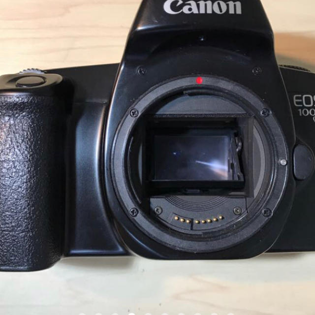Canon EOS1000S 一眼レフ　フィルムカメラ