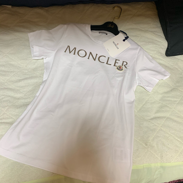 MONCLER(モンクレール)の新品 2020SS モンクレール  シルバーロゴTシャツ S レディースのトップス(Tシャツ(半袖/袖なし))の商品写真