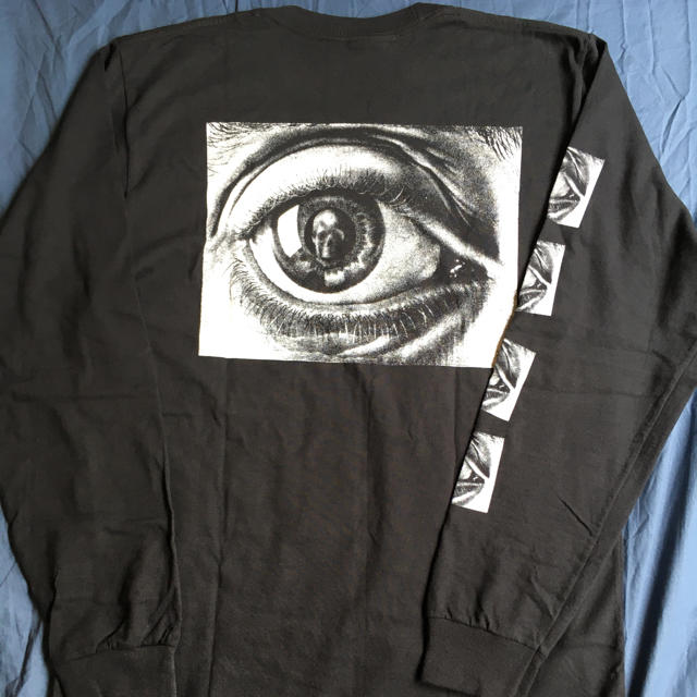 Supreme(シュプリーム)の新品 M Supreme M.C. Escher Eye L/S Tee ロンT メンズのトップス(Tシャツ/カットソー(七分/長袖))の商品写真