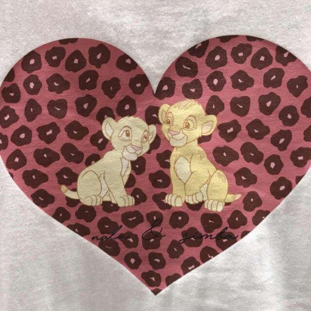 evelyn(エブリン)のライオンキング　シンバ　ナラ　Tシャツ　ホワイト レディースのトップス(Tシャツ(長袖/七分))の商品写真