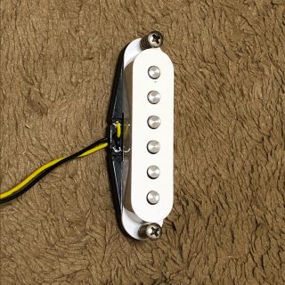 フェンダー(Fender)のスクワイア　ストラトフロントピックアップ　白(パーツ)