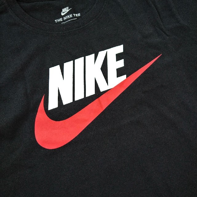 NIKE(ナイキ)の新品　メンズM　NIKE　ナイキ　半袖Tシャツ　ビッグスウォッシュ メンズのトップス(Tシャツ/カットソー(半袖/袖なし))の商品写真