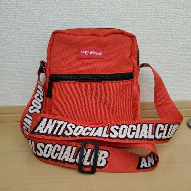 ANTI(アンチ)の神様様用 メンズのバッグ(ショルダーバッグ)の商品写真