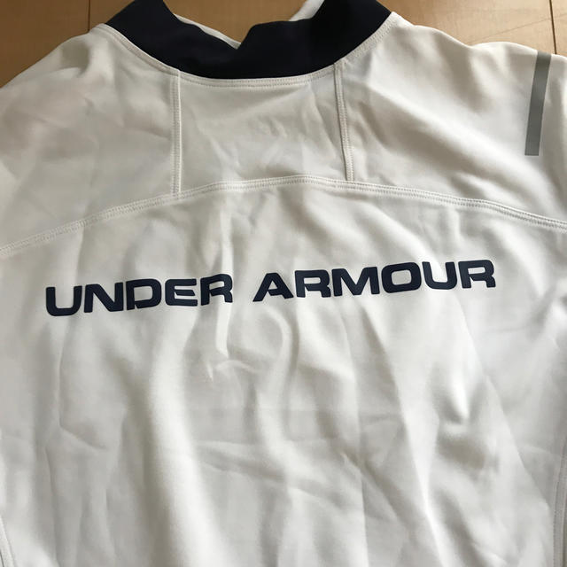 UNDER ARMOUR(アンダーアーマー)のアンダーアーマー トレーニングシャツ ロンT スポーツ/アウトドアのサッカー/フットサル(ウェア)の商品写真