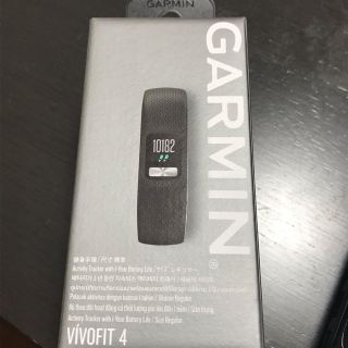 ガーミン(GARMIN)のGARMIN vivofit 4(トレーニング用品)