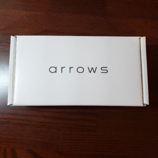 フジツウ(富士通)の富士通　arrows M05 ホワイト　simフリー　新品未使用未開封品　約1年(スマートフォン本体)