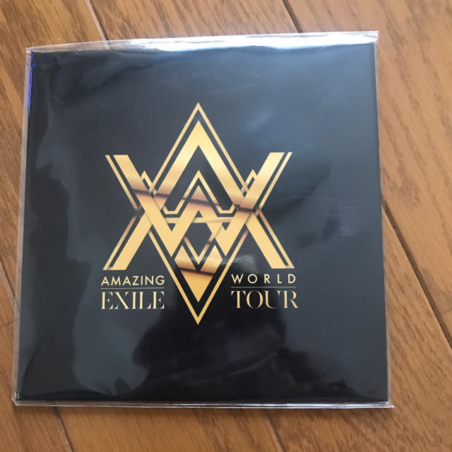 EXILE(エグザイル)のEXILEフラッグ3本、usa人形、CD エンタメ/ホビーのタレントグッズ(男性タレント)の商品写真