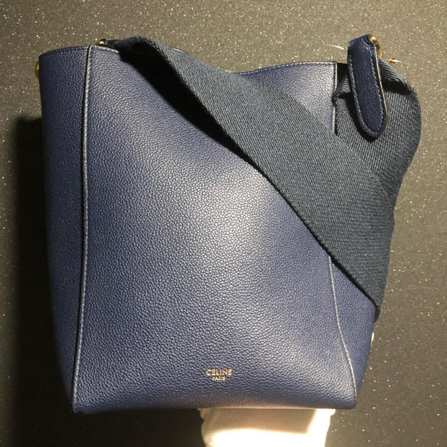 ショルダーバッグ美品 CELINE セリーヌ サングルバケット スモール ネイビー