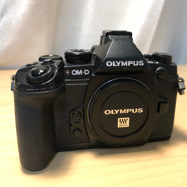 OLYMPUS OM-D E-M1ボディ