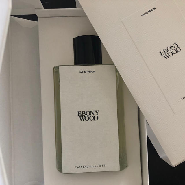 ZARA(ザラ)のザラ EBONY WOOD エボニーウッド 90ml ほぼ新品 コスメ/美容の香水(香水(女性用))の商品写真