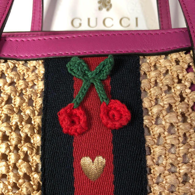 Gucci(グッチ)のみーたん姫様　本日に限り専用です🍒トートバッグ　チルドレンシリーズ　チェリー レディースのバッグ(トートバッグ)の商品写真