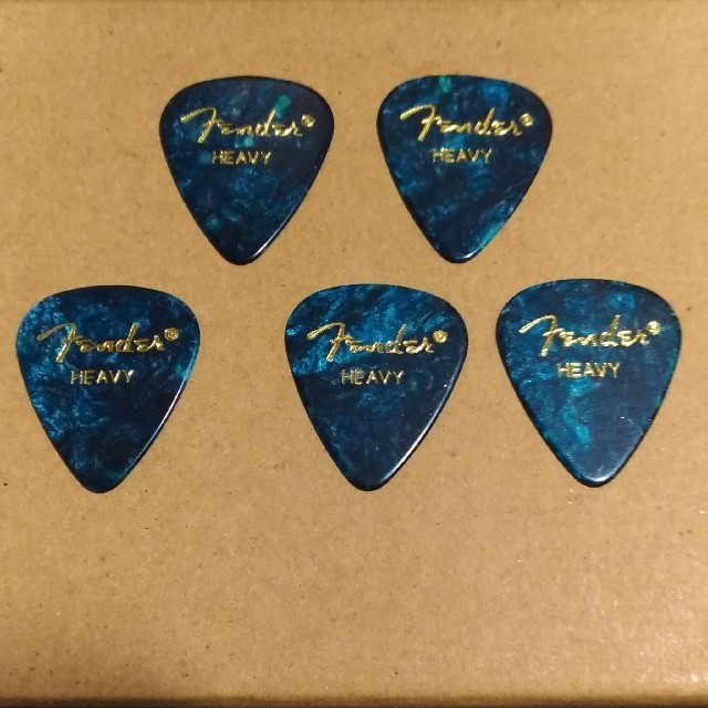 Fender(フェンダー)のFender  ピック　OCEAN TURQUOISE 5枚 楽器のギター(エレキギター)の商品写真