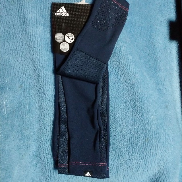 adidas(アディダス)の新品☆adidasアームカバー(ロング65cm) レディースのファッション小物(手袋)の商品写真