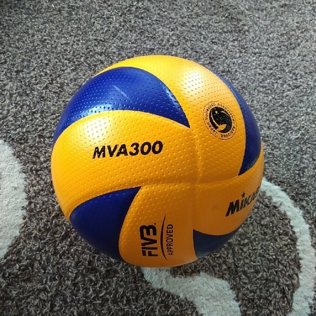 5号 バレーボール MVA300 MIKASA スポーツ/アウトドアのスポーツ/アウトドア その他(バレーボール)の商品写真