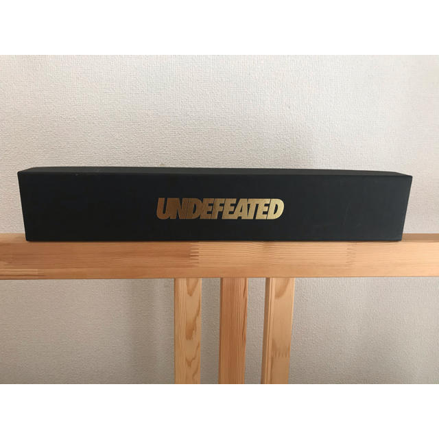 UNDEFEATED(アンディフィーテッド)のUNDEFEATED 大阪　梅田　オープン記念 ノベルティー 木製 バット エンタメ/ホビーのコレクション(ノベルティグッズ)の商品写真