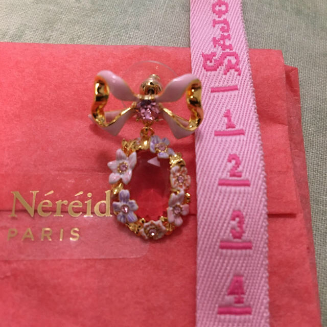 Les Nereides(レネレイド)の🌟新品🌟レネレイド ピンク リボン ピアス レディースのアクセサリー(ピアス)の商品写真