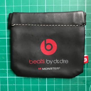 ビーツバイドクタードレ(Beats by Dr Dre)のbeats イヤホンバッグ(ストラップ/イヤホンジャック)