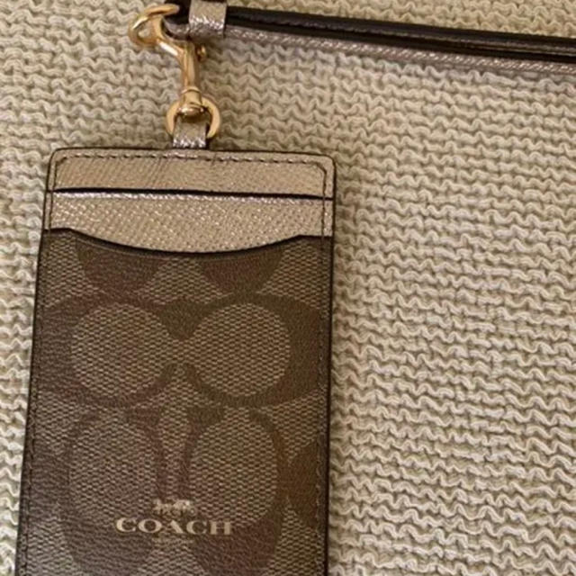 COACH(コーチ)のコーチパスケース レディースのファッション小物(名刺入れ/定期入れ)の商品写真