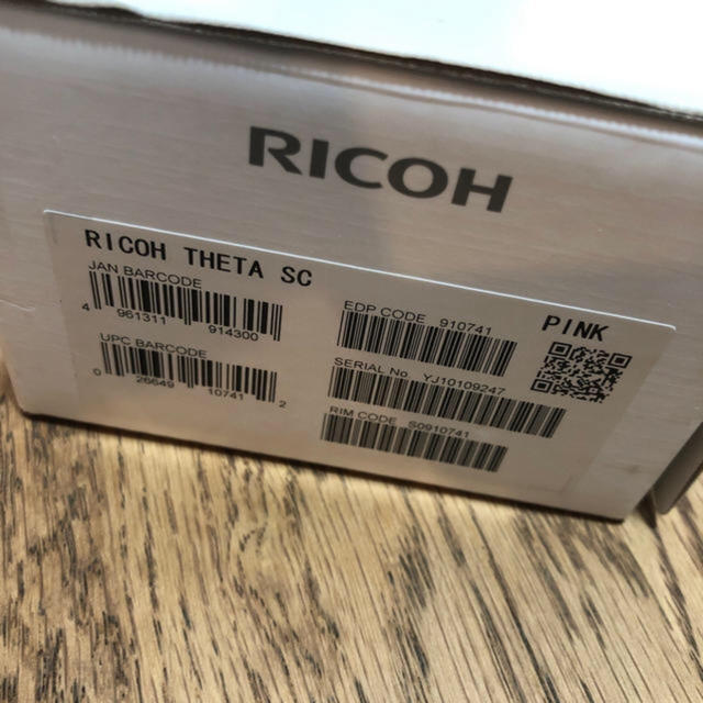 RICOH(リコー)の★とみ様専用★リコー THETA SC ピンク スマホ/家電/カメラのカメラ(コンパクトデジタルカメラ)の商品写真