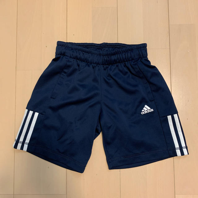 adidas(アディダス)のハーフパンツ キッズ/ベビー/マタニティのキッズ服男の子用(90cm~)(パンツ/スパッツ)の商品写真