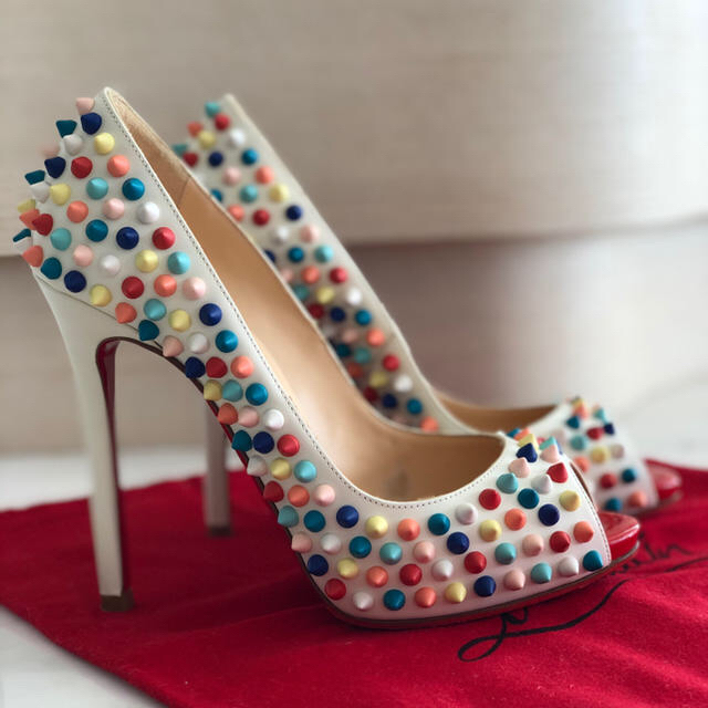 Christian Louboutin クリスチャンルブタン スタッズパンプス Christian Louboutin クリスチャンルブタン スタッズパンプス