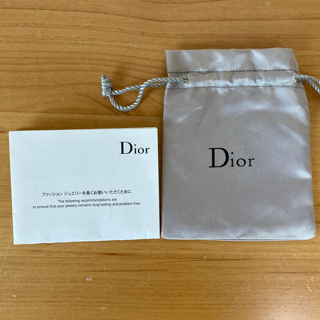 Dior(ディオール)のみるく⭐︎売り切り希望様‼︎専用です‼︎ ディオール  リボンピアス レディースのアクセサリー(ピアス)の商品写真