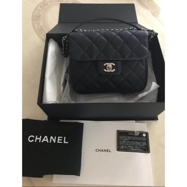 CHANEL(シャネル)のシャネル　バッグ　ミニマトラッセ　美品　最終値下げ レディースのバッグ(ショルダーバッグ)の商品写真