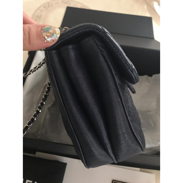 CHANEL(シャネル)のシャネル　バッグ　ミニマトラッセ　美品　最終値下げ レディースのバッグ(ショルダーバッグ)の商品写真