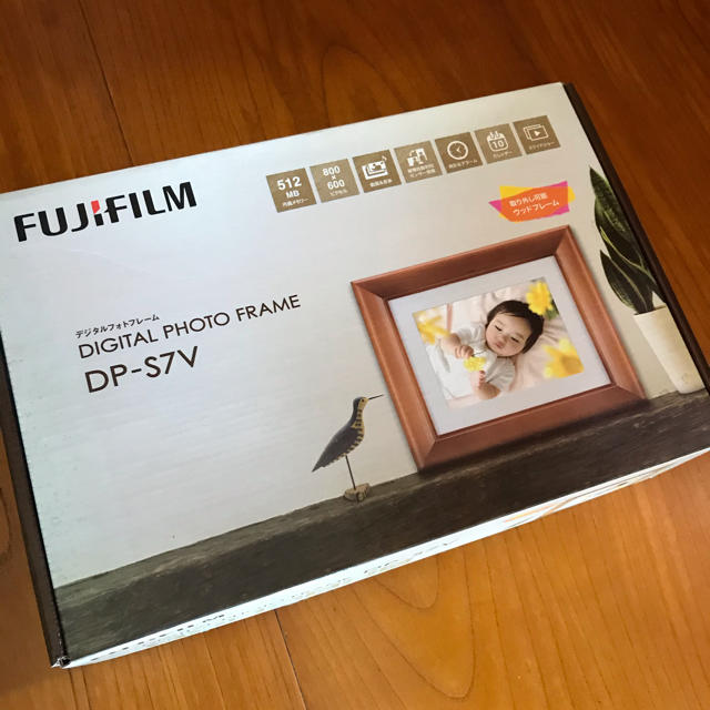 富士フイルム(フジフイルム)のFUJIFILM デジタルフォトフレーム　新品未使用 インテリア/住まい/日用品のインテリア小物(フォトフレーム)の商品写真