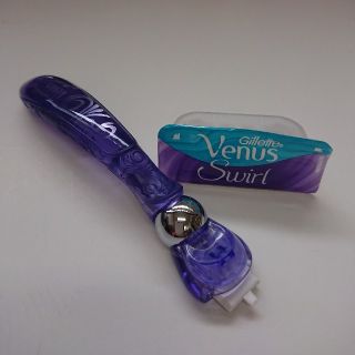 ピーアンドジー(P&G)の新品Gillette Venus Swirl ｼﾞﾚｯﾄ ｳﾞｨｰﾅｽ ｽﾜｰﾙ(レディースシェーバー)