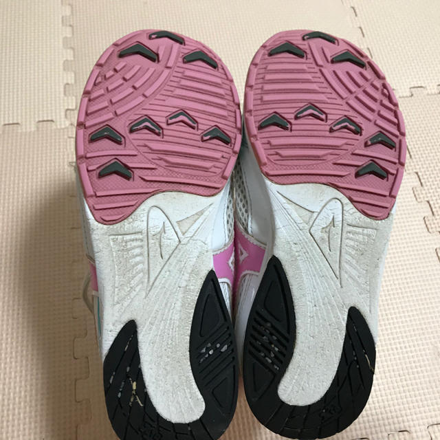 MIZUNO(ミズノ)のMIZUNO キッズ　スニーカー キッズ/ベビー/マタニティのキッズ靴/シューズ(15cm~)(スニーカー)の商品写真