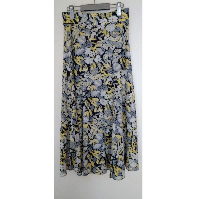 Mila Owen(ミラオーウェン)の最終値下げ　ミラオーウェン　ヘムジョーゼット 花柄スカート  レディースのスカート(ロングスカート)の商品写真