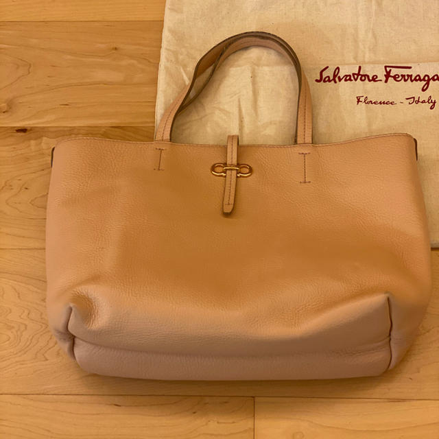 Salvatore Ferragamo(サルヴァトーレフェラガモ)のフェラガモ　トートバッグ　 レディースのバッグ(トートバッグ)の商品写真