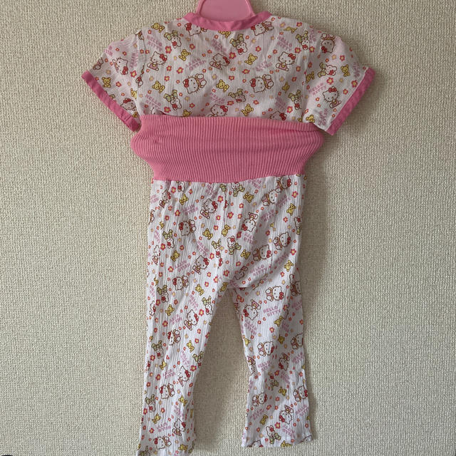 サンリオ(サンリオ)のキティ90cmパジャマ キッズ/ベビー/マタニティのキッズ服女の子用(90cm~)(パジャマ)の商品写真