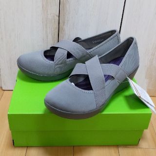 クロックス(crocs)のWEST様専用●（新品タグ付き）crocsスニーカーバレエパンプス（グレー）(ハイヒール/パンプス)