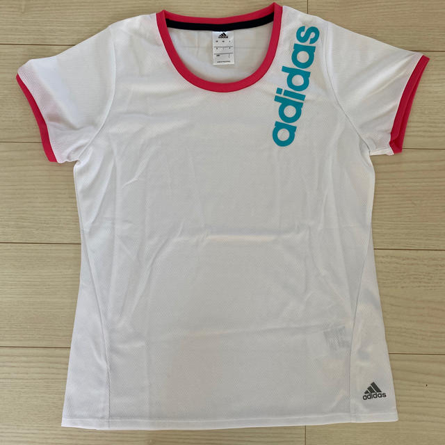 adidas(アディダス)のadidas アディダス Tシャツ レディースのトップス(Tシャツ(半袖/袖なし))の商品写真