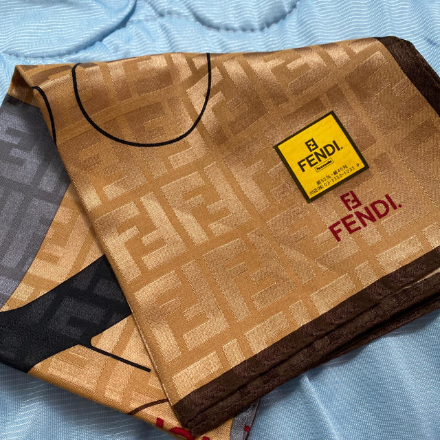 FENDI(フェンディ)のフェンディ　ハンカチ　シルク混 レディースのファッション小物(バンダナ/スカーフ)の商品写真