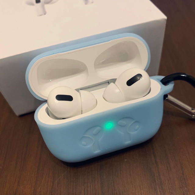 【ブルー】AirPods pro シリコンケース スマホ/家電/カメラのオーディオ機器(ヘッドフォン/イヤフォン)の商品写真