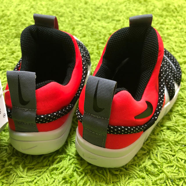 NIKE(ナイキ)の新品　16㎝ NIKE ナイキ NOVICE ノービス キッズ　スリッポン キッズ/ベビー/マタニティのキッズ靴/シューズ(15cm~)(スニーカー)の商品写真