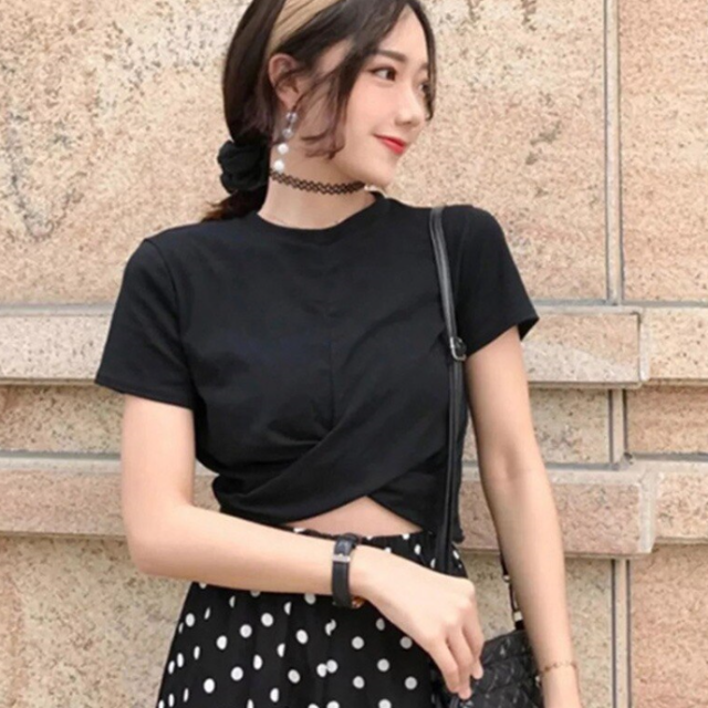 ZARA(ザラ)のシンプル　 tシャツ　夏　ソリッドカラー　スリム　ショート　かわいい  レディースのトップス(Tシャツ(半袖/袖なし))の商品写真