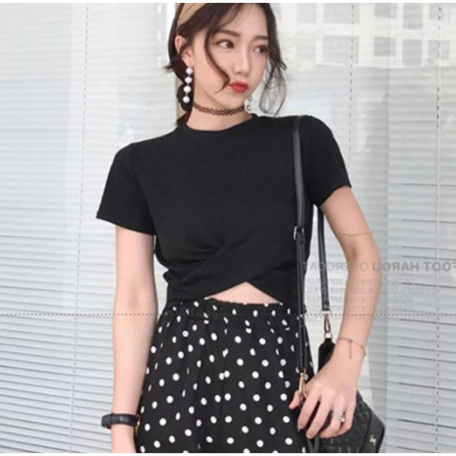 ZARA(ザラ)のシンプル　 tシャツ　夏　ソリッドカラー　スリム　ショート　かわいい  レディースのトップス(Tシャツ(半袖/袖なし))の商品写真