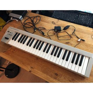 ローランド(Roland)のRoland PC-200 49鍵 ケーブル アダプター 電源付(MIDIコントローラー)