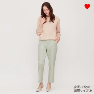 ユニクロ(UNIQLO)の【新品未使用】タグ付き　ユニクロezyアンクルパンツ　xs ライトグリーン(クロップドパンツ)