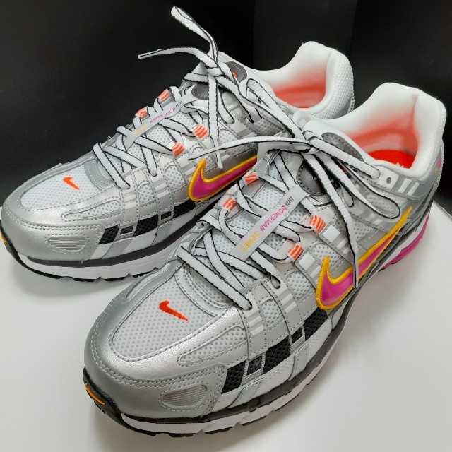 NIKE(ナイキ)の最値定価10800円!新品!ナイキ P-6000 スニーカー 27.5 メンズの靴/シューズ(スニーカー)の商品写真