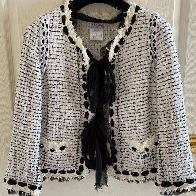 CHANEL(シャネル)のシャネル　CHANEL ジャケット　熊八様専用 レディースのジャケット/アウター(ノーカラージャケット)の商品写真