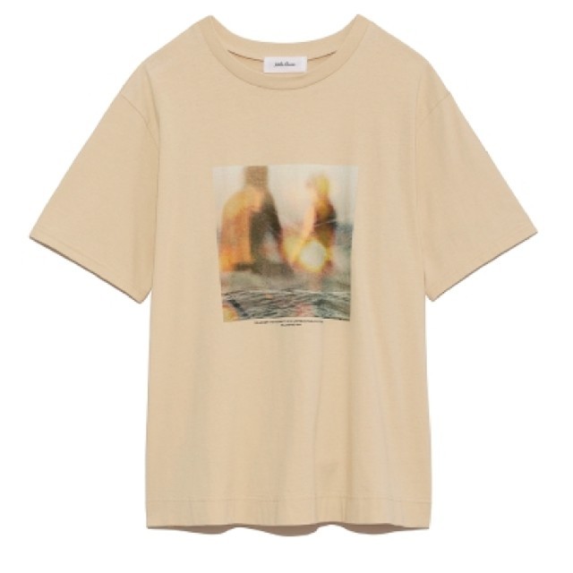 Mila Owen(ミラオーウェン)の雑誌掲載Mila Owen / ミラ オーウェンフォトプリントTシャツ二セット  レディースのトップス(Tシャツ(半袖/袖なし))の商品写真
