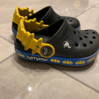 クロックス(crocs)のクロックス★バットマン ブラック×イエロー サンダル(サンダル)