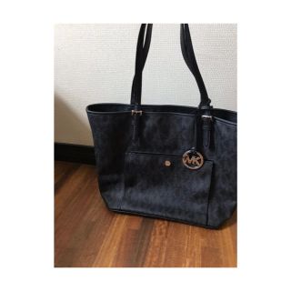 マイケルコース(Michael Kors)のマイケルコース　本物　バッグ(トートバッグ)